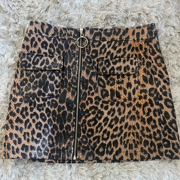 NWOT Herr Bottari Pleather Zipper Skirt - Cheetah Large Never Worn - Picture 1 of 6